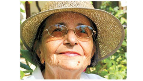 İnceliklerin Şairi Gülten Akın’ın 15 Şiiri