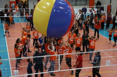 Eczacıbaşı, yıldız adaylarını ’Geleceğe Smaç’ projesinde buluşturuyor