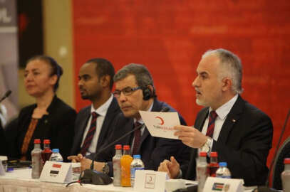 Açlıkla mücadele eden Afrika halkına Türkiye yardım eli uzatıyor