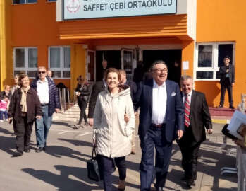 Aydın Doğan ve eşi Selma Işıl Doğan, oyunu kullandı