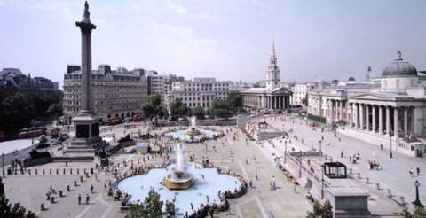 Londra’daki Trafalgar Meydanı’nda yollar yeniden trafiğe açıldı