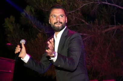 Ünlü şarkıcı Alişan muhafazakar otelde konser verdi
