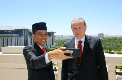 Endonezya Cumhurbaşkanı Widodo, Cumhurbaşkanı Erdoğan ile sosyal medyadan canlı yayın yaptı