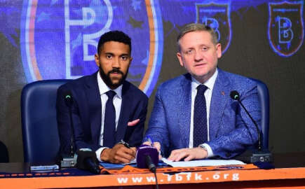 Başakşehir’de Clichy imzaladı