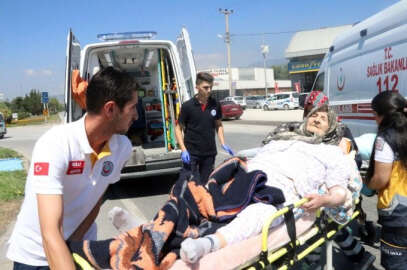 Hasta taşıyan ambulans kaza yaptı: 1 yaralı