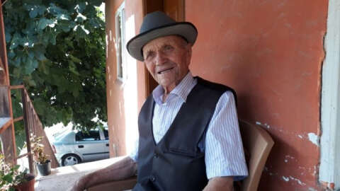 Torununun asker eğlencesinde döktüren dede Aziz Balta: