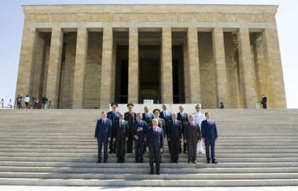 Başbakan Yıldırım, Yüksek Askeri Şura üyeleri ile Anıtkabir’de