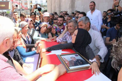 Sivas şehidini son yolculuğuna uğurluyor