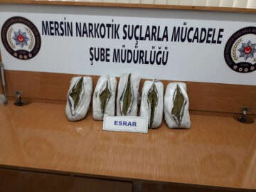 Otomobilin motor kaputunda uyuşturucu sevkiyatı