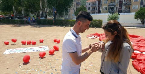 ’Havalara uçuran’ evlilik teklifi