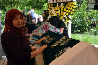 Tekne kazasında hayatını kaybeden anne oğul son yolculuğuna uğurlandı