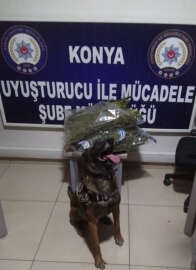 Durdurulan otomobilde 5 kilogram esrar bulundu