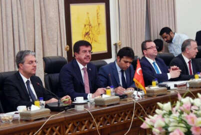 Ekonomi Bakanı Zeybekci İran’da üçlü toplantıya katıldı