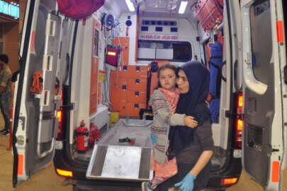 Otomobil petrol istasyonuna daldı: 4 yaralı