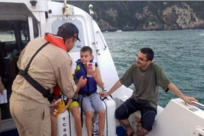 Yüzmek için gittikleri koyda mahsur kaldılar