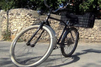 100 yıllık bisiklet, yolların hakkını veriyor