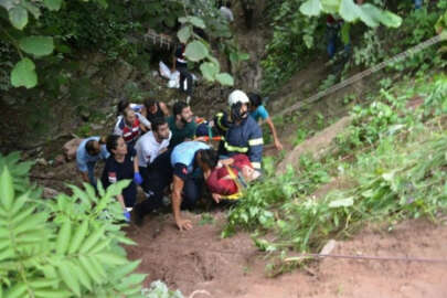 Fındık işçilerini taşıyan minibüs şarampole yuvarlandı: 2’si ağır 17 yaralı