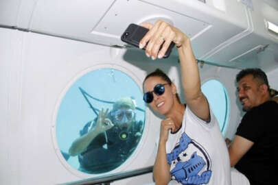 Niran Ünsal’ın denizaltı keyfi