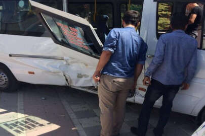 Otomobil minibüse çarptı: 11 yaralı