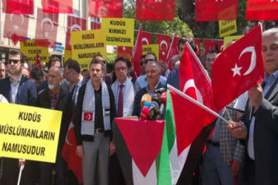 Bursa'da AK Partili gençlerden ABD ve İsrail'e kınama