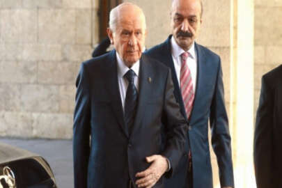 Bahçeli yerele odaklandı! Cebinde seçim sayacı ve...