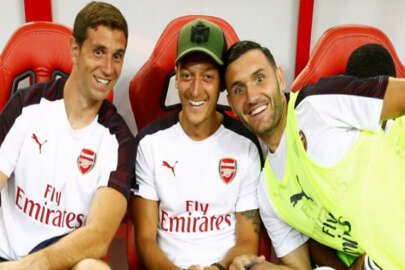 Özil'den Arsenal taraftarına teşekkür