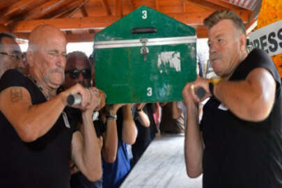 Ünlü oyuncunun acı günü! Kızını toprağa verdi