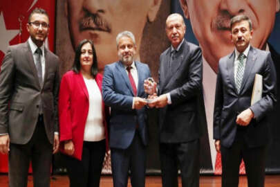 Siyaset Akademisi'nden AK Parti Bursa'ya ikincilik ödülü