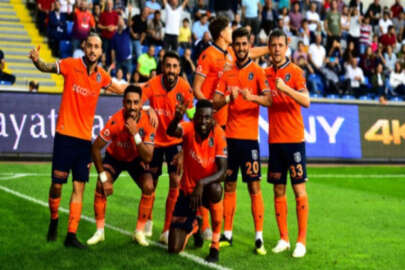 Başakşehir, Antalyaspor'u  4 golle geçti