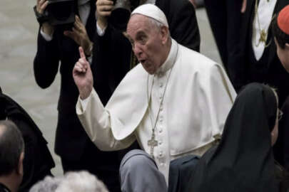 Papa'nın 'cinsel ilişki' sözleri ortalığı karıştırdı