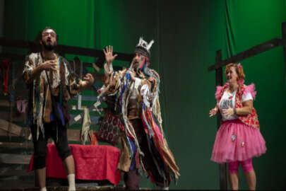 Fermanlı Deli Hazretleri'ne alkış yağmuru