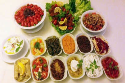 285 TL'lik meze şoku: İkram sanıp yediler