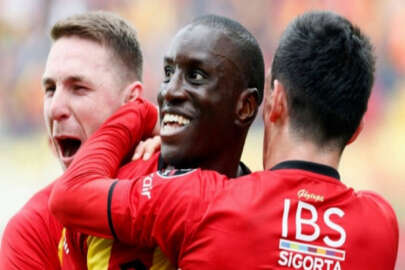 Fenerbahçe'de hedef Demba Ba!