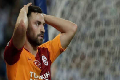 Galatasaray kafilesini uğurlamaya gelen taraftarlara 'Suriyeli' diyen Sinan Gümüş özür diledi
