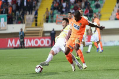 Fenerbahçe, Alanyaspor'a 1-0 mağlup oldu