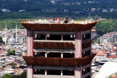 Tower Plaza kat kat yıkılıyor