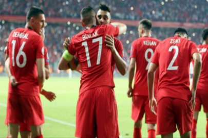 İzlanda - Türkiye maçı ilk 11'ler belli oldu!