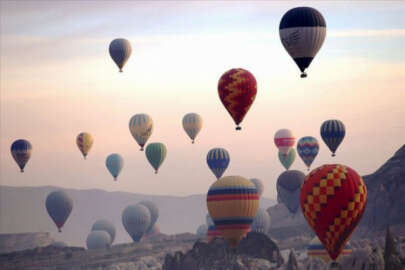 Kapadokya'da bir ilk! 11 ülke 20 ayrı balonla...