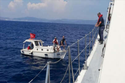 Arızalanan teknedeki 4 kişi kurtarıldı