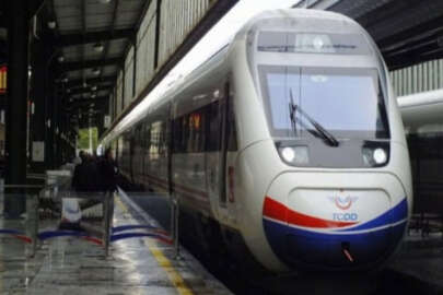 İstanbul-Ankara demiryolu hattı yağış nedeniyle kapatıldı! Yolcular perişan!