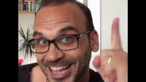 Gürgen Öz'den Trump'a: 'Kırarız cevizlerini'