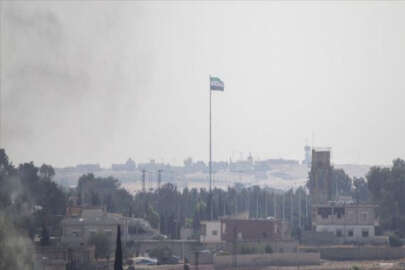 YPG/PKK'ya ait bez parçası indirildi