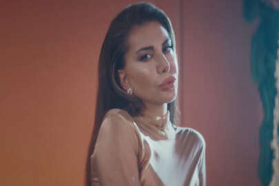 Ebru Yaşar'dan efsane 'Alev Alev'