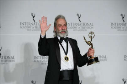 Haluk Bilginer, Emmy Ödülleri'nde En İyi Erkek Oyuncu seçildi