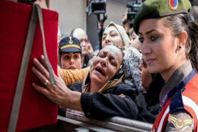 Bomba imha uzmanı şehit Astsubay Esma Çevik'e gözü yaşlı veda