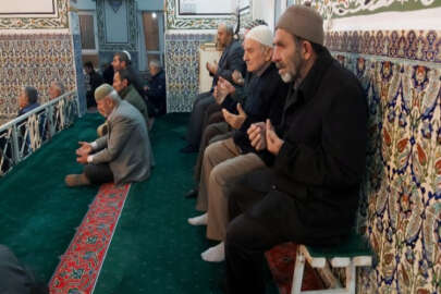 Camilerde yeni dönem! Cemaat oturak sorununu böyle çözdü