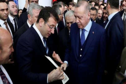 Güne damga vuran fotoğraf! İmamoğlu Erdoğan'a o zarfı verip...