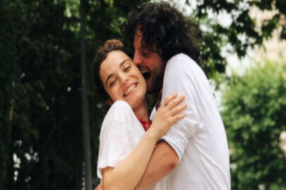 Oyuncu Aslı Bekiroğlu'nun fotoğrafları internete sızdırıldı! Sosyal medya ikiye bölündü