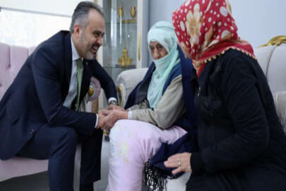 Başkan Alinur Aktaş'tan 107 yaşındaki Zahide teyzeye ziyaret! 11 çocuk, 50 torun...