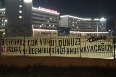 Bursasporlu taraftarlardan sağlık çalışanlarına pankartlı destek!